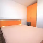 Appartement With Parking Space Mandre, Pag - 9354 Kolan