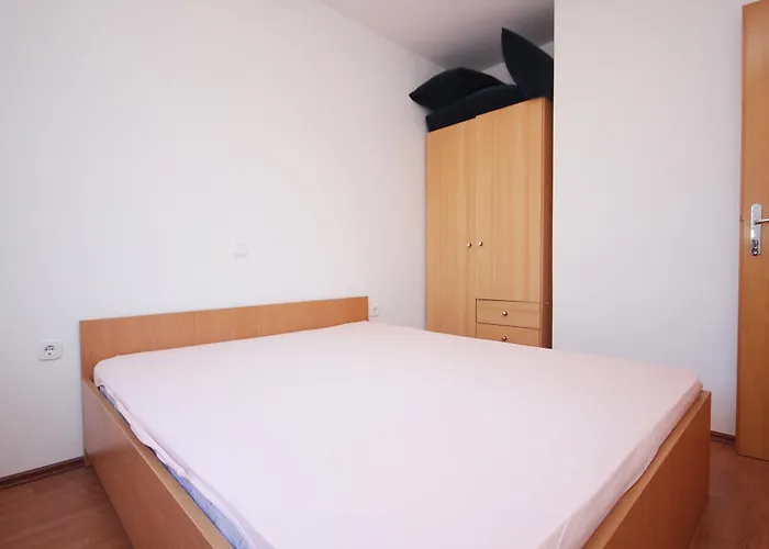 With Parking Space Mandre, Pag - 9354 Apartment Kolan