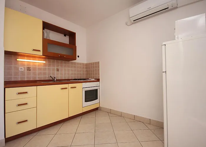 With Parking Space Mandre, Pag - 9354